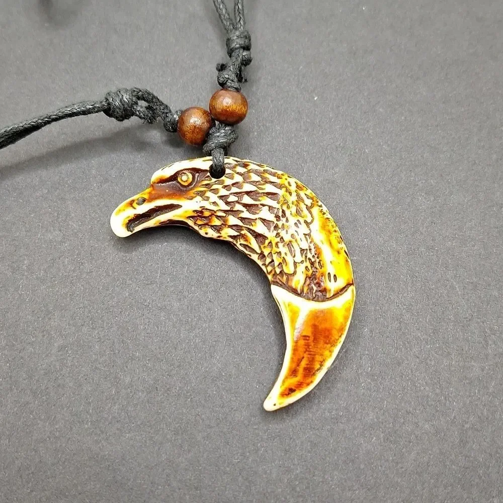 Eagle head tooth shaped pendant adjustable necklace